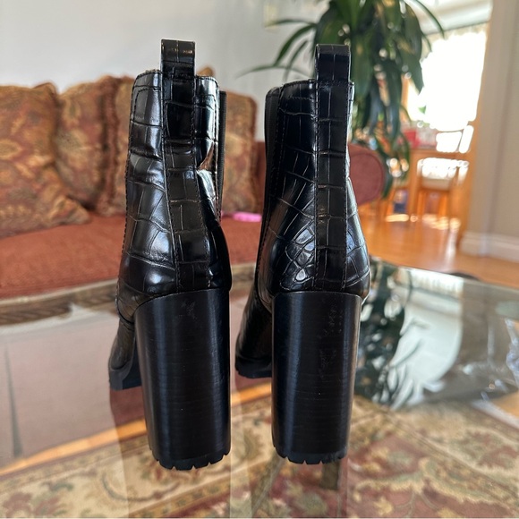 Steve Madden Ladon Black Crocodile Platform Ankle Boots - Picture 3 of 7